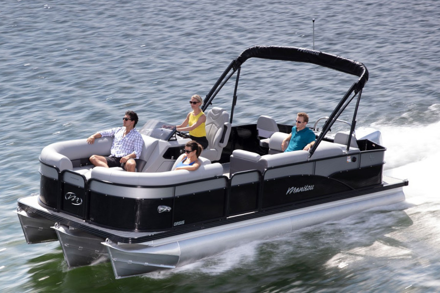 Image of Four people on Manitou pontoon boat from Penticton Boat Rentals